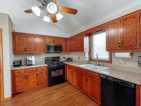 16426 Spangler Rd, Plainfield, IL 60586 photo 5