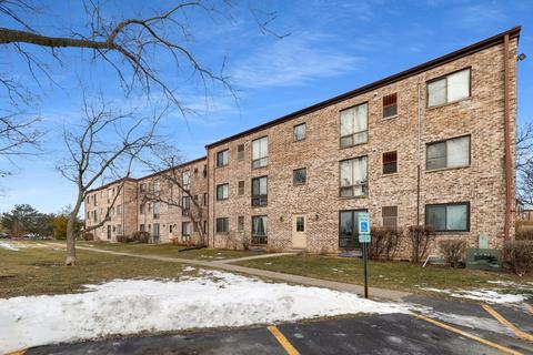 5509 Chateau Dr #1, Rolling Meadows, IL 60008 photo 2