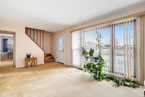 8944 Fairlane Dr, Bridgeview, IL 60455 photo 5