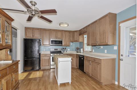 3905 W High St, Mchenry, IL 60050 photo 2