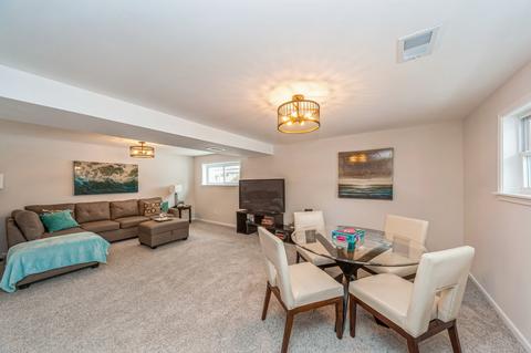 1117 Palm Dr, Wheeling, IL 60090 photo 9