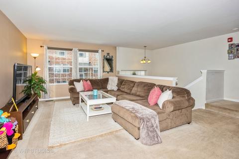 284 Devoe Dr, Oswego, IL 60543 photo 3