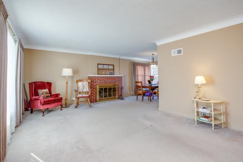 106 S Williston St, Wheaton, IL 60187 photo 2