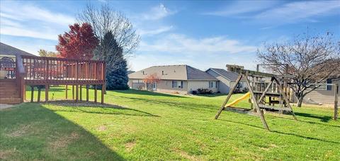 1414 Norma Dr, Bloomington, IL 61704 photo 2