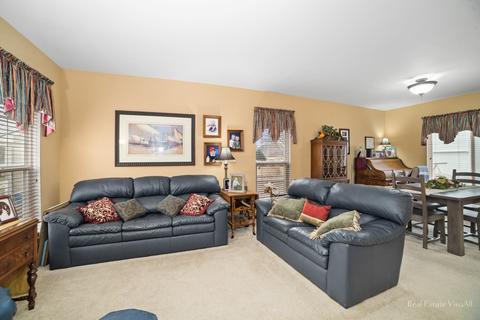 232 Cedarfield Dr, Bartlett, IL 60103 photo 3