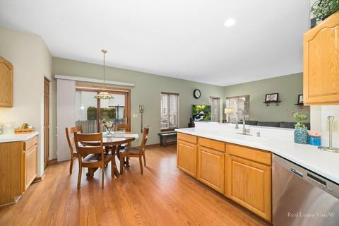 232 Cedarfield Dr, Bartlett, IL 60103 photo 7