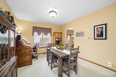 232 Cedarfield Dr, Bartlett, IL 60103 photo 4