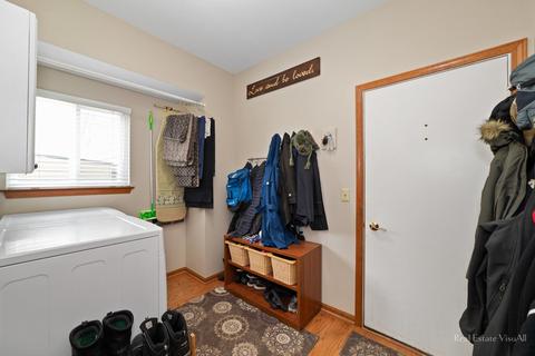 232 Cedarfield Dr, Bartlett, IL 60103 photo 9