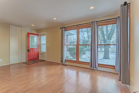 2106 Grouse Ln, Rolling Meadows, IL 60008 photo 3