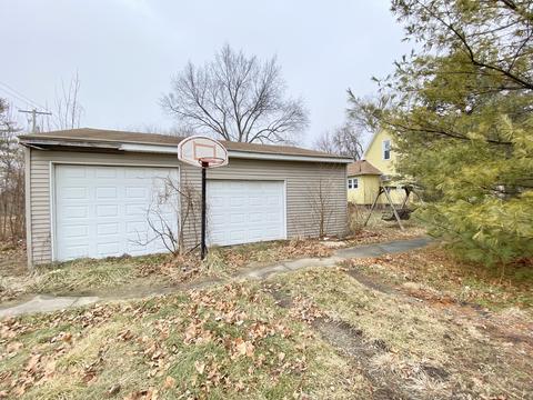 252 E Patton St, Paxton, IL 60957 photo 2