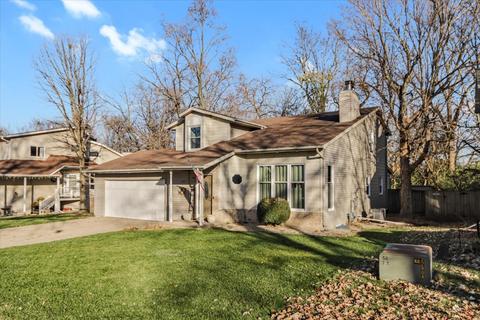 2406 Timber View Dr, Bloomington, IL 61701 photo 2