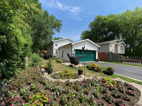 202 E Pineview Dr, Round Lake Park, IL 60073 photo 1