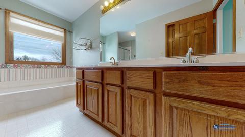 835 Crest Dr, Cary, IL 60013 photo 17