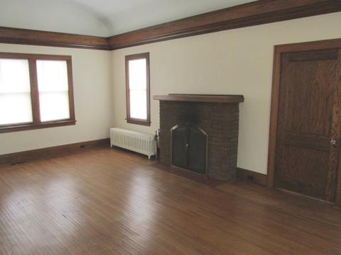 127 E Lafayette St, Ottawa, IL 61350 photo 2