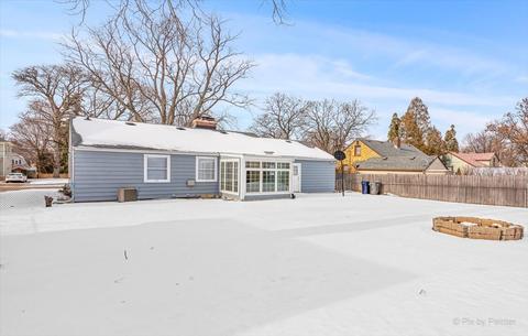 845 Bellevue Ave, Elgin, IL 60120 photo 7