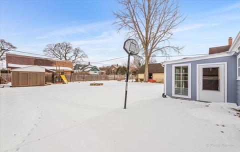 845 Bellevue Ave, Elgin, IL 60120 photo 4