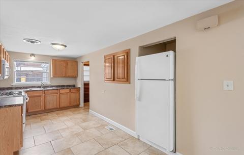845 Bellevue Ave, Elgin, IL 60120 photo 18