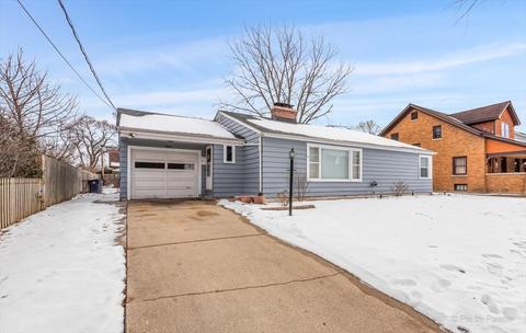 845 Bellevue Ave, Elgin, IL 60120 photo 3