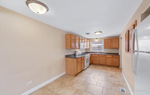 845 Bellevue Ave, Elgin, IL 60120 photo 17