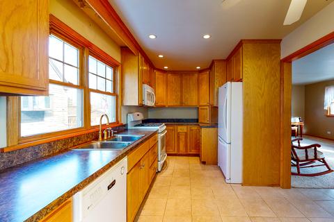 116 E North Ave, Addison, IL 60101 photo 4