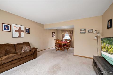 3111 Eugene Ln, Aurora, IL 60504 photo 4