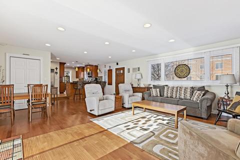 827 Harlem Ave, Glenview, IL 60025 photo 5