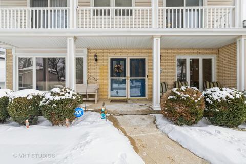 1801 E Cree Ln, Mount Prospect, IL 60056 photo 2