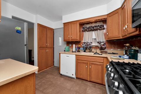 8644 Lincoln Dr, Lyons, IL 60534 photo 9