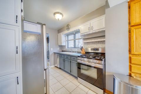 7901 W 70th St, Bridgeview, IL 60455 photo 8