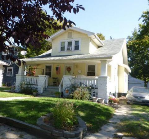 1006 Summit St, Bloomington, IL 61701 photo 1