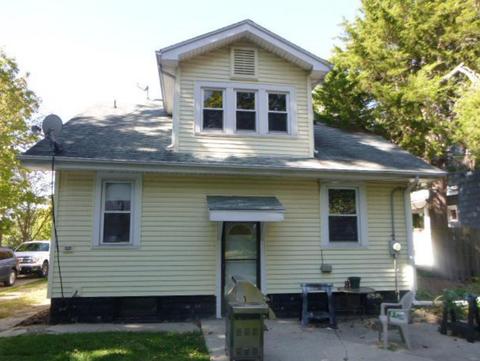 1006 Summit St, Bloomington, IL 61701 photo 2