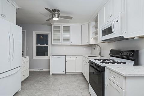 1021 Mcgregor St, Bloomington, IL 61701 photo 10