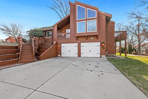 426 Schultz St, Lemont, IL 60439 photo 2