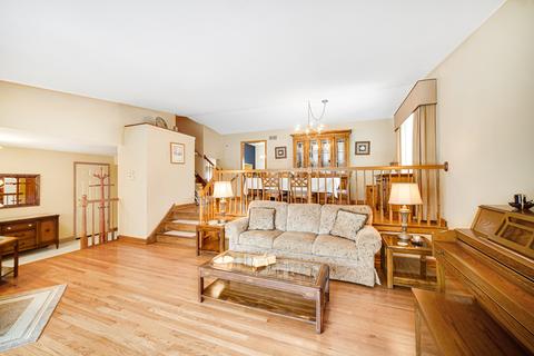 15253 Pine Dr, Oak Forest, IL 60452 photo 5