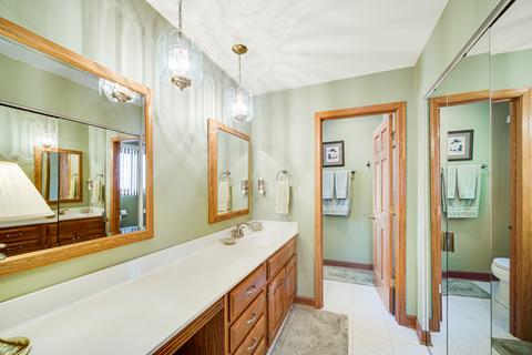 15253 Pine Dr, Oak Forest, IL 60452 photo 22