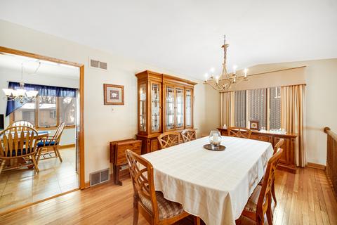 15253 Pine Dr, Oak Forest, IL 60452 photo 8