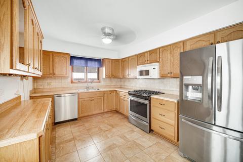 15253 Pine Dr, Oak Forest, IL 60452 photo 11