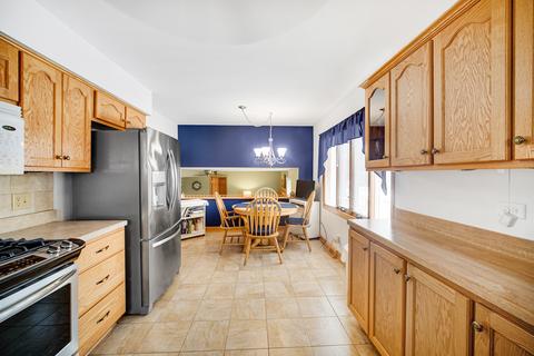 15253 Pine Dr, Oak Forest, IL 60452 photo 12