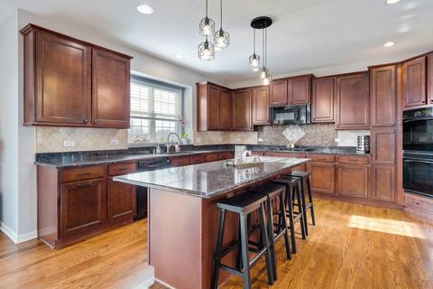 3001 Wagon Rd, Elgin, IL 60124 photo 12