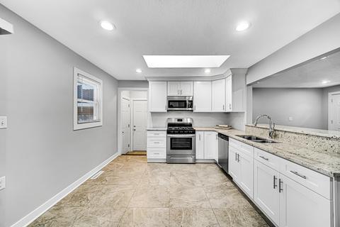 1677 Emory St, Kankakee, IL 60901 photo 9