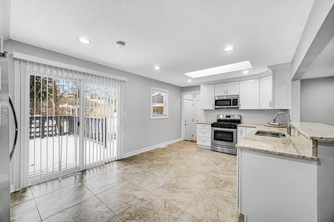 1677 Emory St, Kankakee, IL 60901 photo 8
