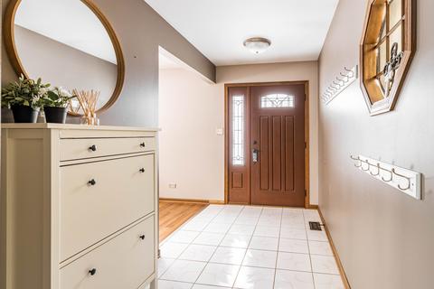 7233 Beloit Ave, Bridgeview, IL 60455 photo 3