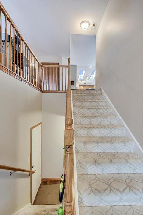 1603 Millbrook Dr, Algonquin, IL 60102 photo 2