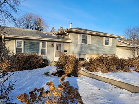 109 E Sunset Pl, Dekalb, IL 60115 photo 1