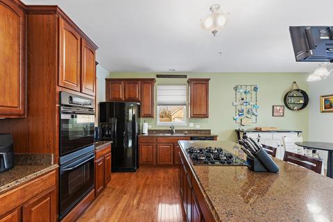 5617 Red Oak Dr, Hoffman Estates, IL 60192 photo 9