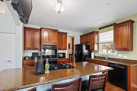 5617 Red Oak Dr, Hoffman Estates, IL 60192 photo 10