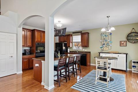 5617 Red Oak Dr, Hoffman Estates, IL 60192 photo 12
