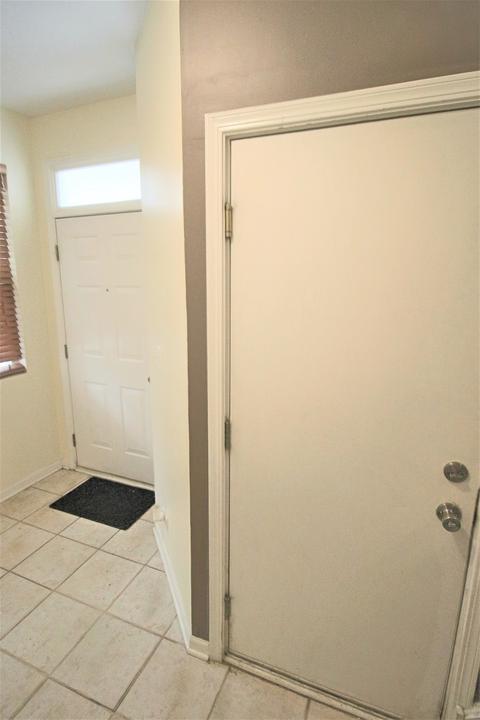 2415 Reflections Dr, Aurora, IL 60502 photo 3