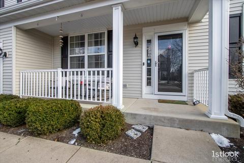 2590 Rourke Dr, Aurora, IL 60503 photo 2