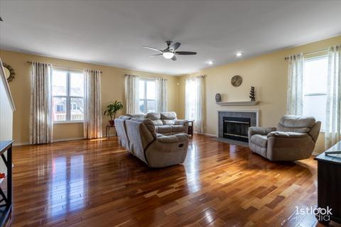 2590 Rourke Dr, Aurora, IL 60503 photo 6